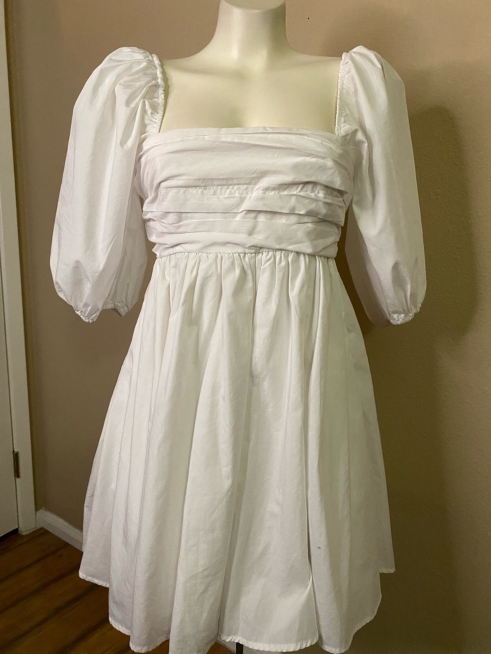 Abercrombie & Fitch White cotton Smocked puff sleeve peasant sundress XS 💕